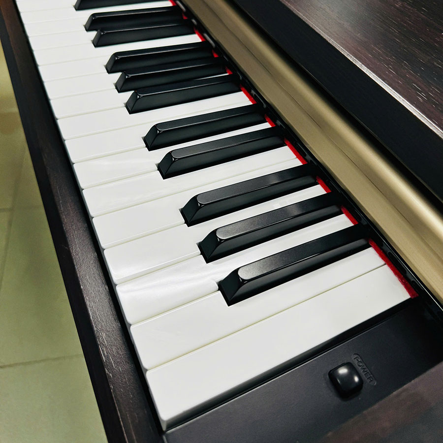 Đàn Piano Điện Yamaha CLP-220R 4 Đàn Piano Điện Yamaha CLP-220R - Ảnh 4