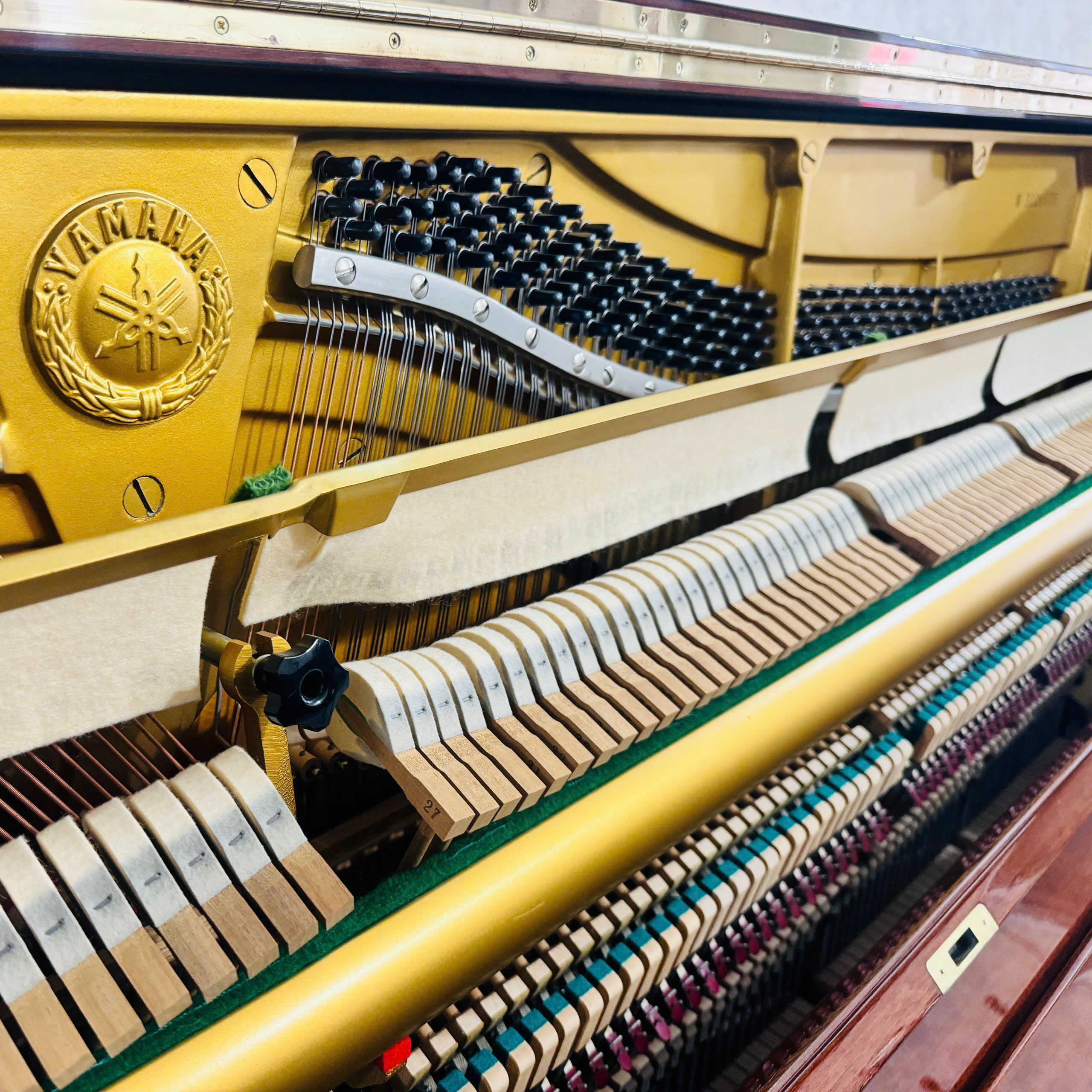 Piano Yamaha W106 Đàn Upright Nhật Bản Bền Bỉ Giá Tốt 3 Piano Yamaha W106 Đàn Upright Nhật Bản Bền Bỉ Giá Tốt - Ảnh 3