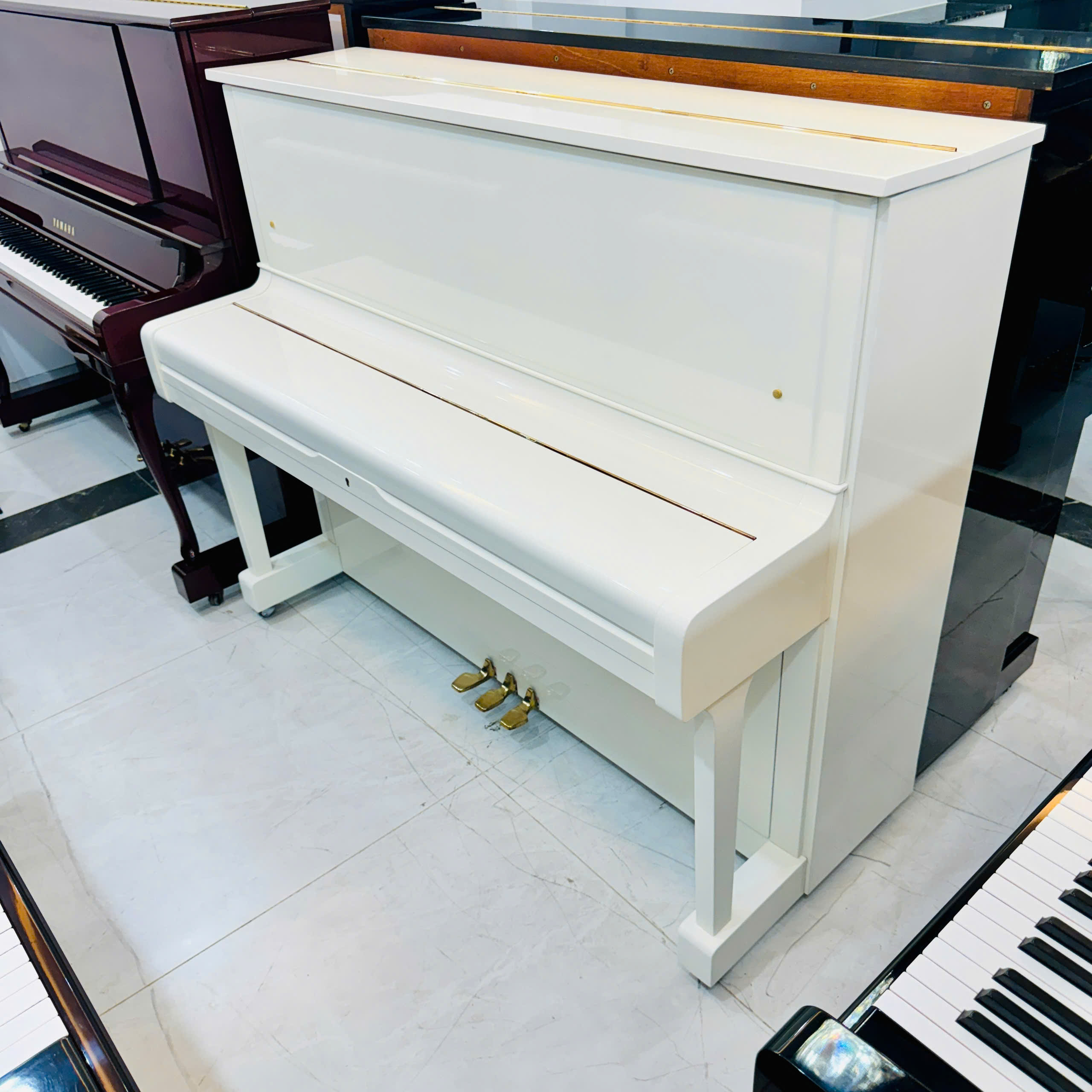 Piano Yamaha U1G Màu Trắng Đàn Upright Nhật Bản Giá Tốt 2 Piano Yamaha U1G Màu Trắng Đàn Upright Nhật Bản Giá Tốt - Ảnh 2
