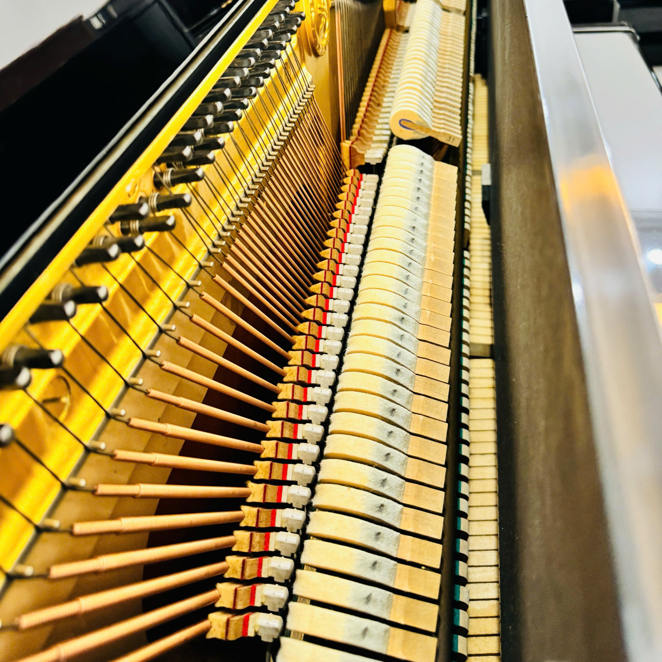 Piano Yamaha U1M Đàn Upright Nhật Bản Bền Bỉ Giá Tốt 3 Piano Yamaha U1M Đàn Upright Nhật Bản Bền Bỉ Giá Tốt - Ảnh 3